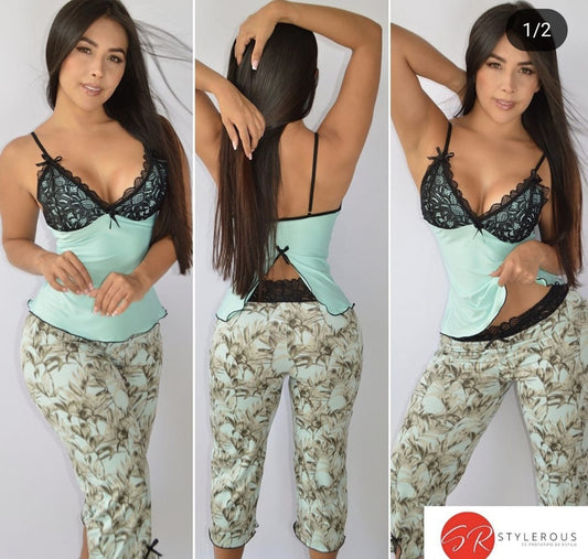 Capry estampado verde menta + blusa verde menta con encaje negro